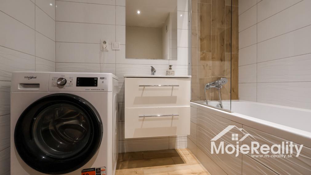 Trenčín/Sihoť - na predaj útulný 3-izbový byt s balkónom, ul. Clementisova