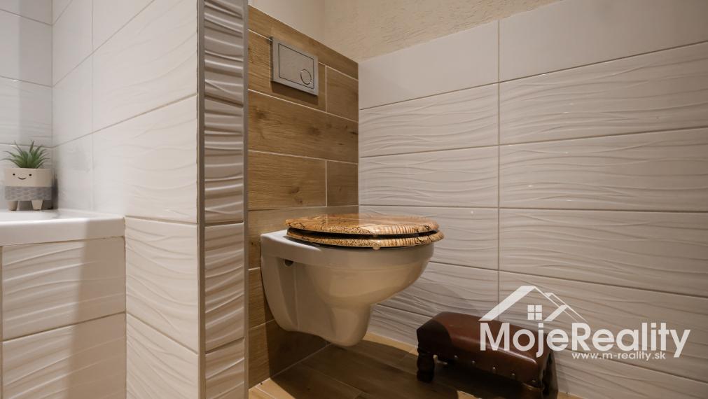 Trenčín/Sihoť - na predaj útulný 3-izbový byt s balkónom, ul. Clementisova