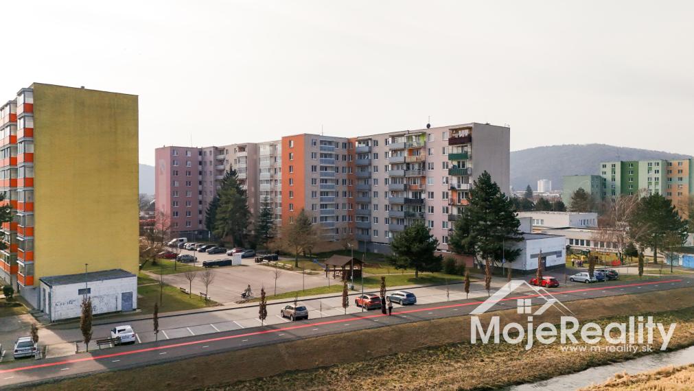 Trenčín/Sihoť - na predaj útulný 3-izbový byt s balkónom, ul. Clementisova