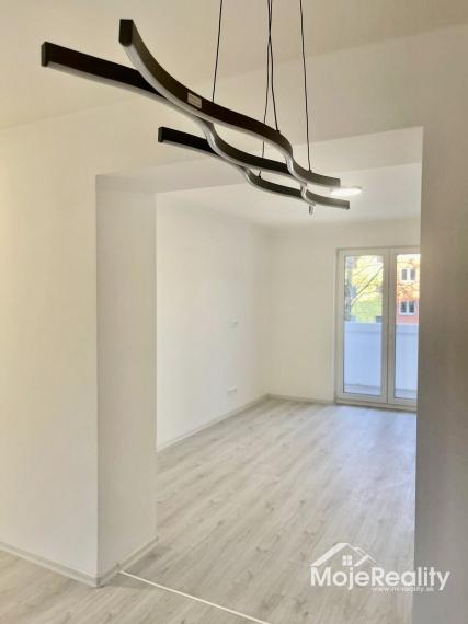 Na predaj kompletne zrekonštruovaný 2-izbový byt vo vyhľadávanej lokalite Dlhé Hony – Trenčín