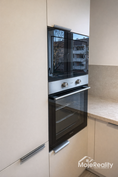 Na predaj kompletne zrekonštruovaný 2-izbový byt vo vyhľadávanej lokalite Dlhé Hony – Trenčín