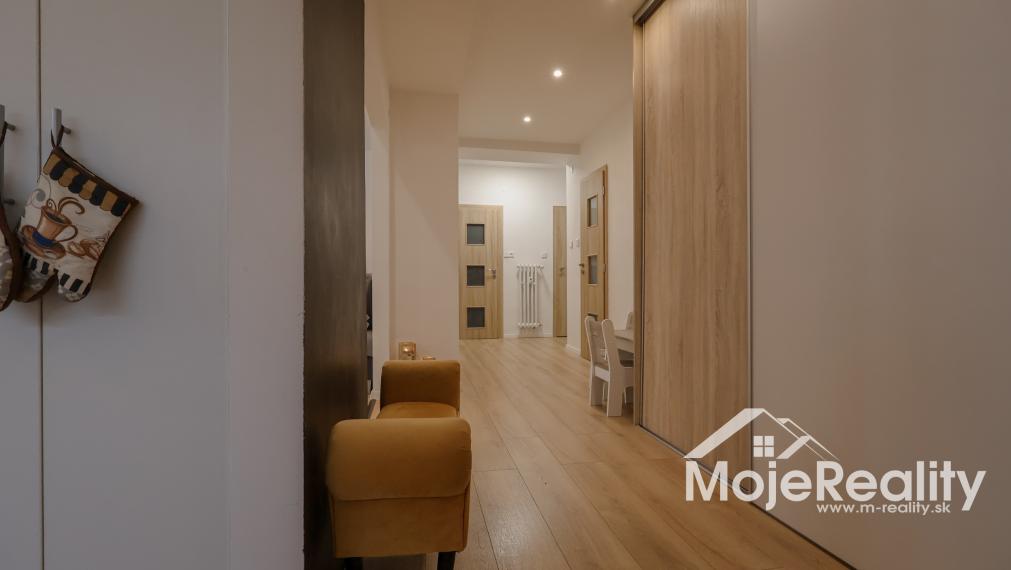 Trenčín/Centrum - priestranný 3-izbový byt na predaj – ul. 28. októbra