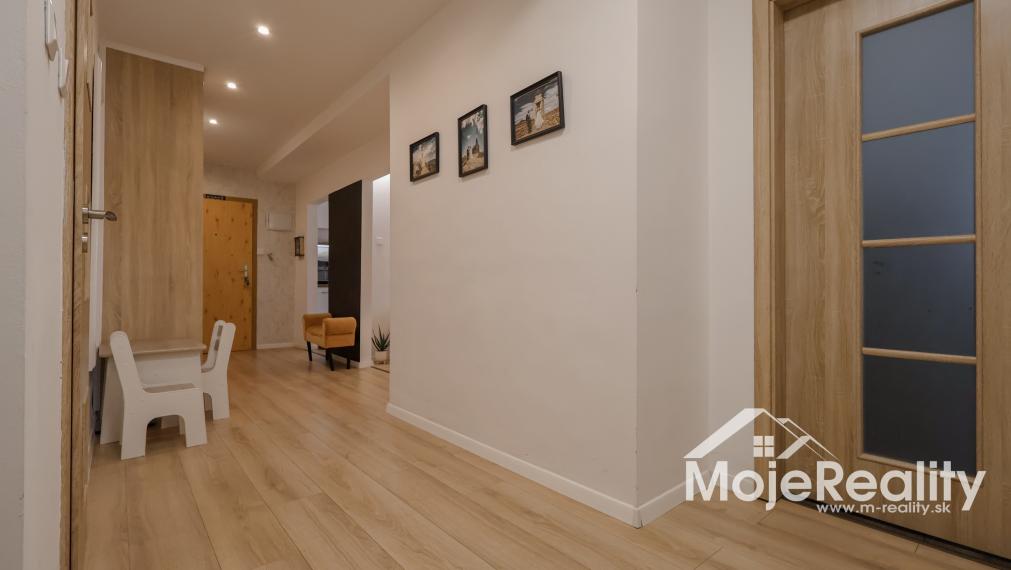 Trenčín/Centrum - priestranný 3-izbový byt na predaj – ul. 28. októbra