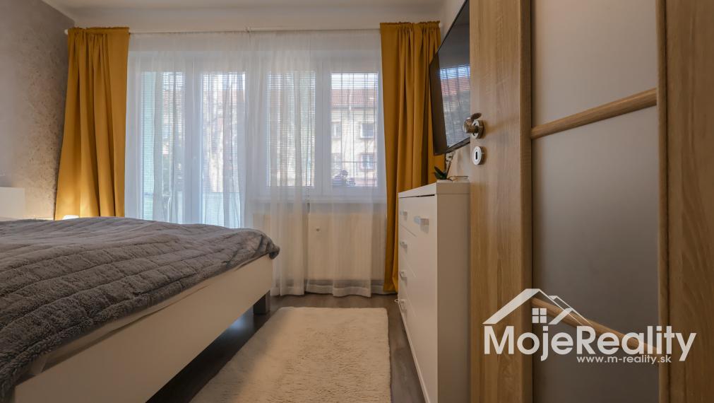 Trenčín/Centrum - priestranný 3-izbový byt na predaj – ul. 28. októbra