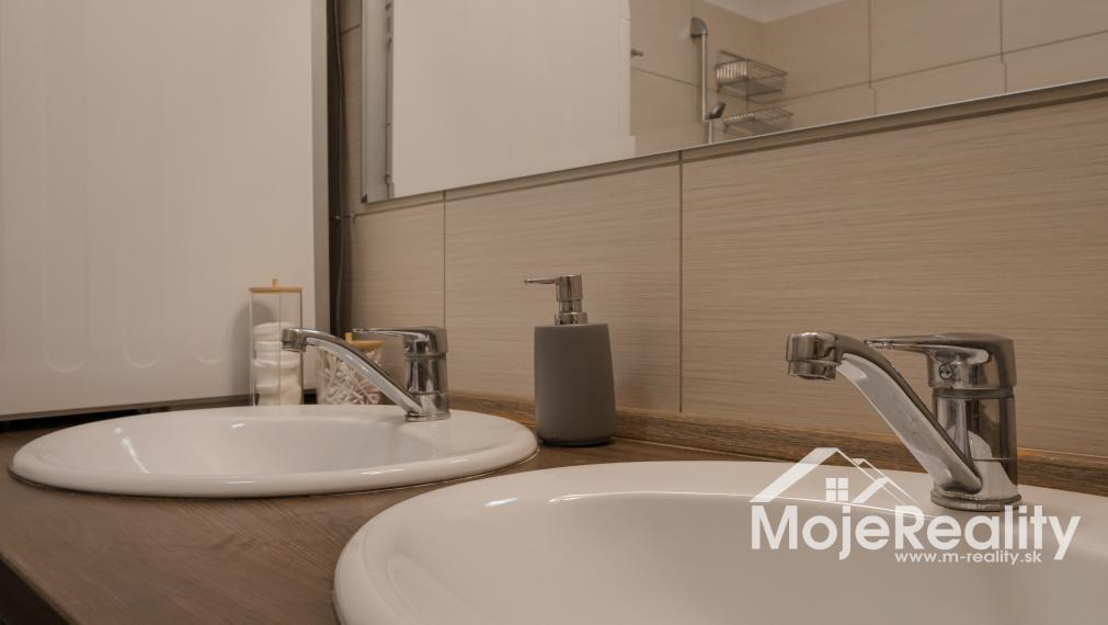 Trenčín/Centrum - priestranný 3-izbový byt na predaj – ul. 28. októbra