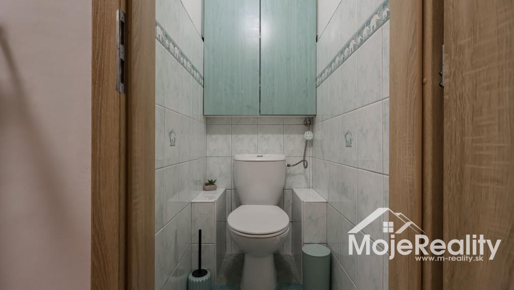 Trenčín/Centrum - priestranný 3-izbový byt na predaj – ul. 28. októbra