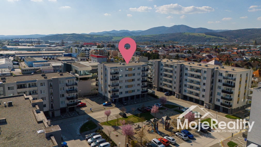 EXKLUZÍVNA PONUKA | Veľkometrážny 2-izbový byt s balkónom, klimatizáciou a garážou – Trenčín, Rezidencia Zlatovská