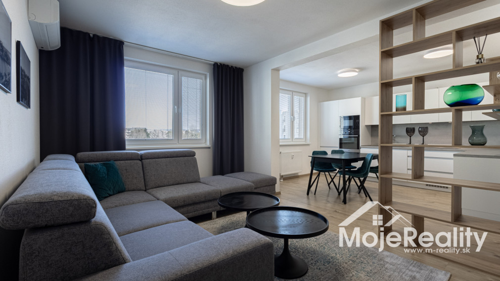 EXKLUZÍVNA PONUKA | Veľkometrážny 2-izbový byt s balkónom, klimatizáciou a garážou – Trenčín, Rezidencia Zlatovská