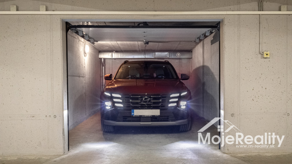 EXKLUZÍVNA PONUKA | Veľkometrážny 2-izbový byt s balkónom, klimatizáciou a garážou – Trenčín, Rezidencia Zlatovská