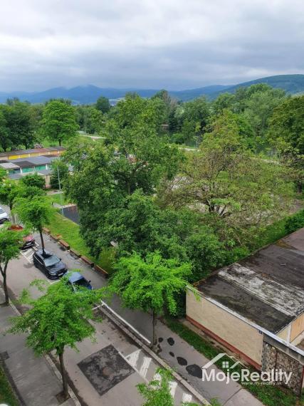 3-izb. tehlový byt , 76 m2, s výhľadom na Váh a Trenčiansky hrad | Sihoť I – Trenčín