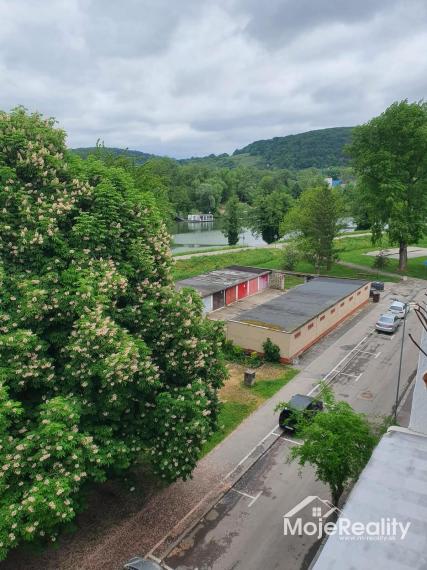 3-izb. tehlový byt , 76 m2, s výhľadom na Váh a Trenčiansky hrad | Sihoť I – Trenčín