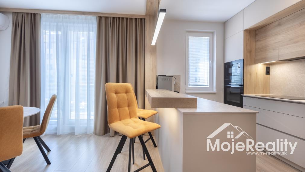 Na prenájom - Trenčín / JUH - prémiový mezonetový 3 izb.  byt - 91m2
