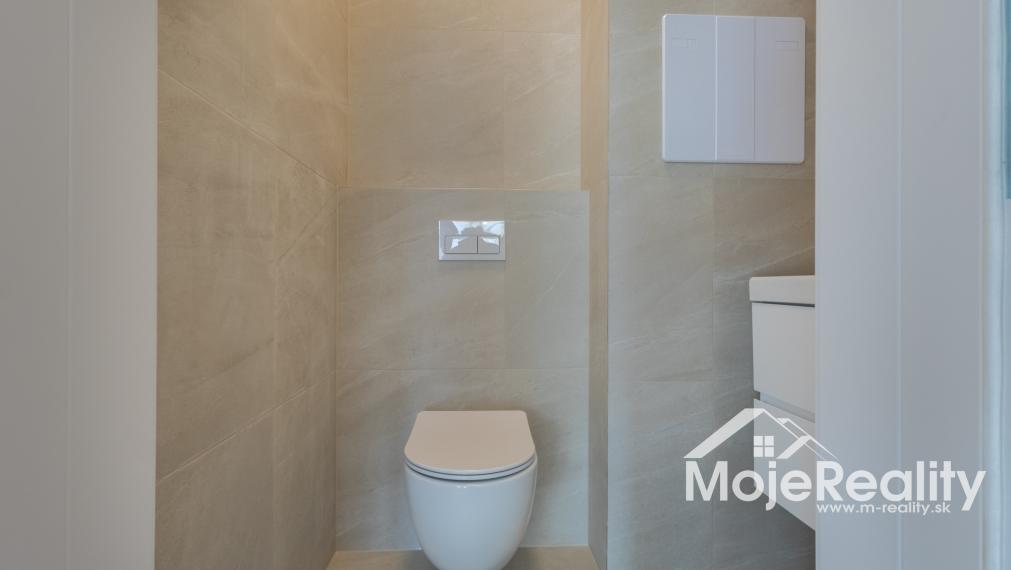 CENTRUM TRENČÍNA | 3-izbová novostavba s 20 m² terás a garážovým státím