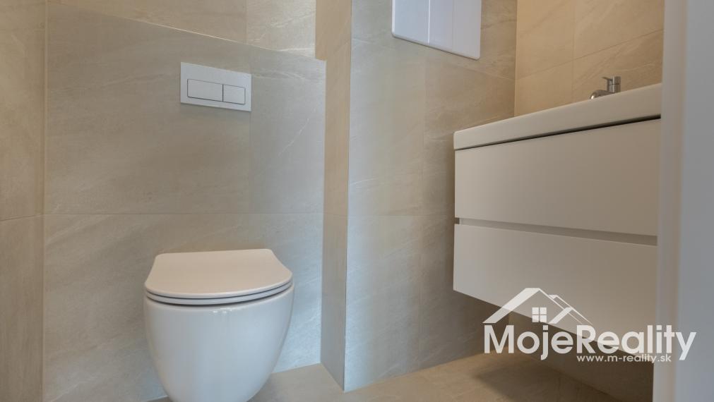 CENTRUM TRENČÍNA | 3-izbová novostavba s 20 m² terás a garážovým státím