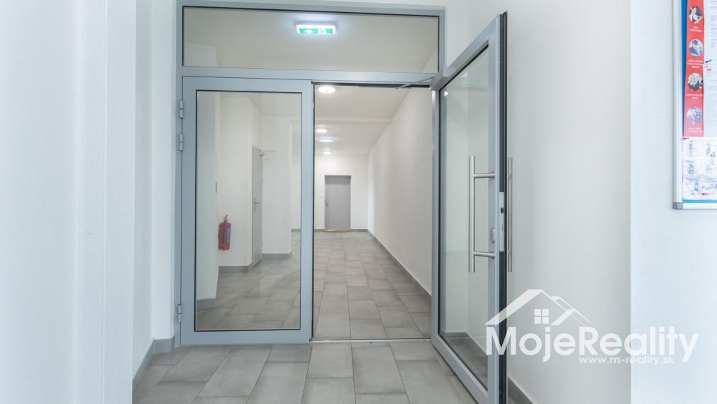 CENTRUM TRENČÍNA | 3-izbová novostavba s 20 m² terás a garážovým státím