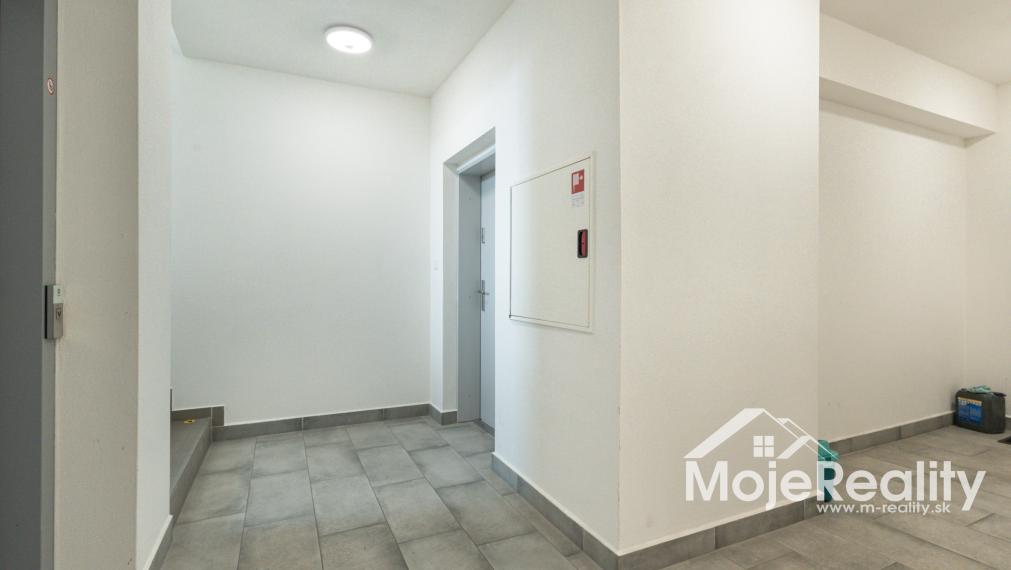 CENTRUM TRENČÍNA | 3-izbová novostavba s 20 m² terás a garážovým státím