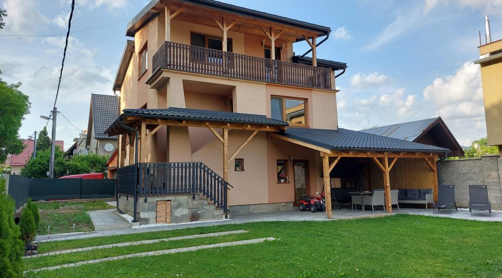 Plne zariadený 4 izb. rodinný dom -Diviaky nad Nitricou / časť Ješkova Ves