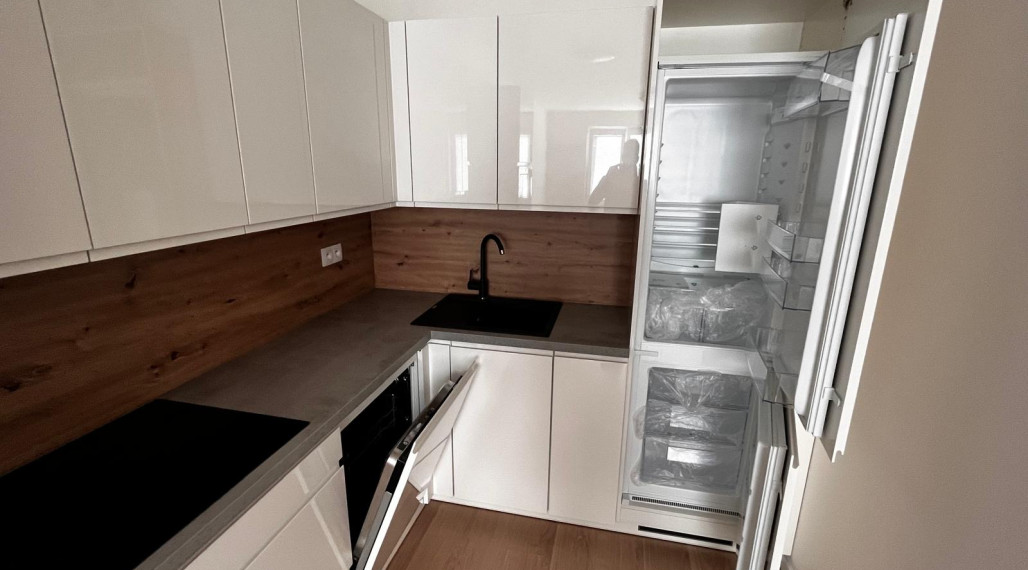 Prenájom 2 izbový byt s parkovacím miestom Novostavba Halalovka JUH Trenčín