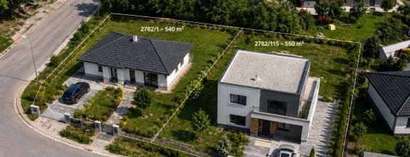 STAVEBNÝ POZEMOK V TRENČIANSKYCH MITICIACH – MOŽNOSŤ 1 ALEBO 2 RODINNÝCH DOMOV