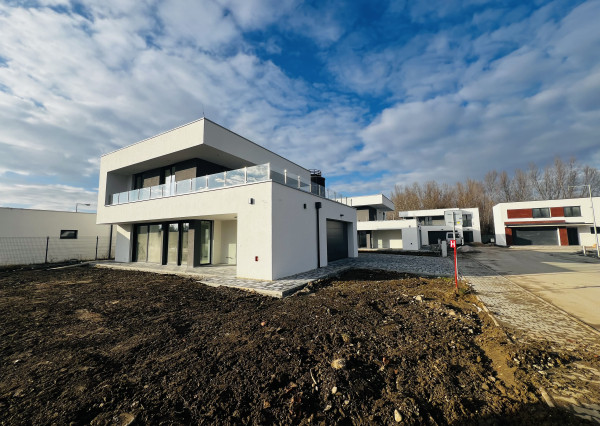 Posledný voľný luxusný 5-izb. rodinný dom v novej lokalite v blízkosti centra mesta Trenčín
