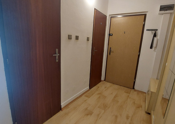 Veľkometrážny 2 izbový byt 70m2 + loggia – Trenčianske Teplice
