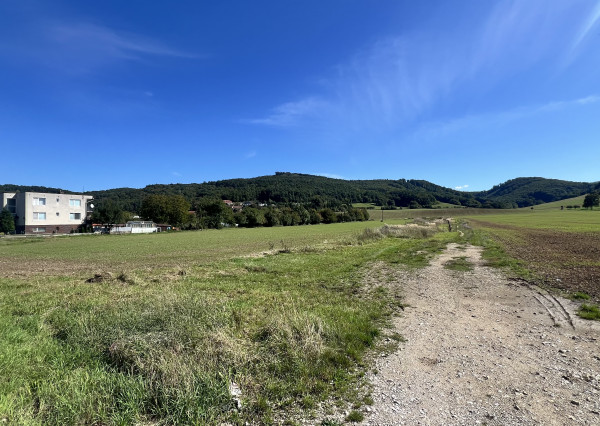 Stavebný pozemok Trenčianska Teplá – časť Dobrá (spolu 3864 m²) alebo samostatne 1285 m2