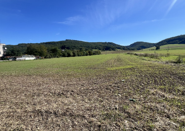 Stavebný pozemok Trenčianska Teplá – časť Dobrá (spolu 3864 m²) alebo samostatne 1285 m2