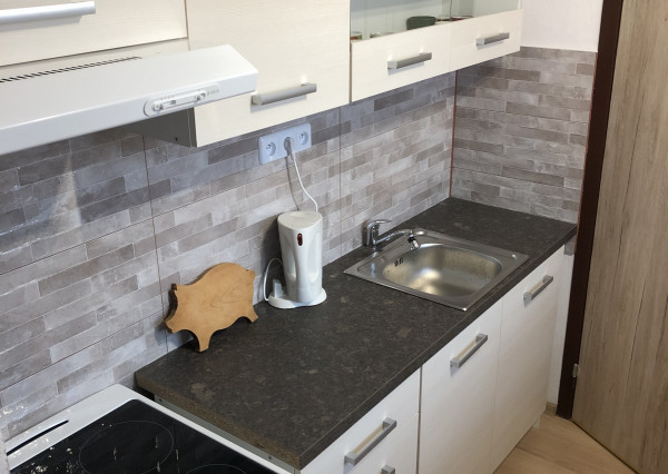 Prenájom 1 izbového bytu Kyjevská - JUH, Trenčín