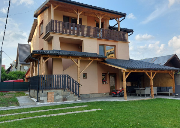 Plne zariadený 4 izb. rodinný dom -Diviaky nad Nitricou / časť Ješkova Ves