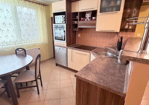 3 izbový byt s garážou a záhradou – Dežerice, okres Bánovce nad Bebravou