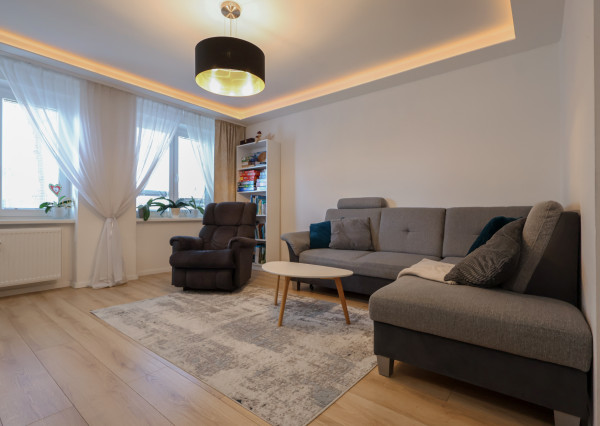 Trenčín/Centrum - priestranný 3-izbový byt na predaj – ul. 28. októbra