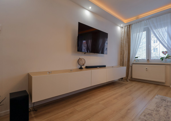 Trenčín/Centrum - priestranný 3-izbový byt na predaj – ul. 28. októbra