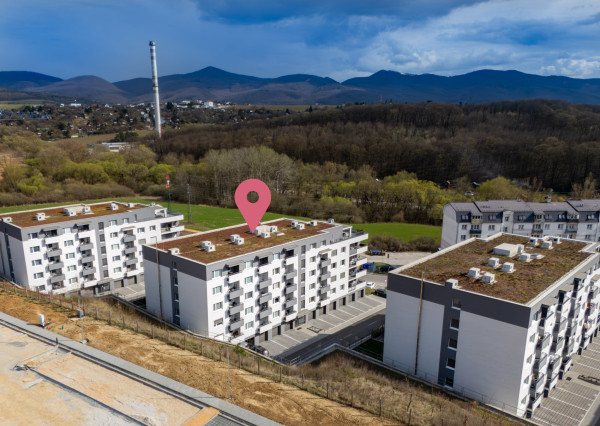 TOP PONUKA: Zariadený 2-izbový byt v novostavbe s parkovaním a lodžiou – Trenčín, Halalovka