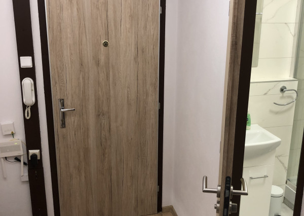 Prenájom 1 izbového bytu Kyjevská - JUH, Trenčín