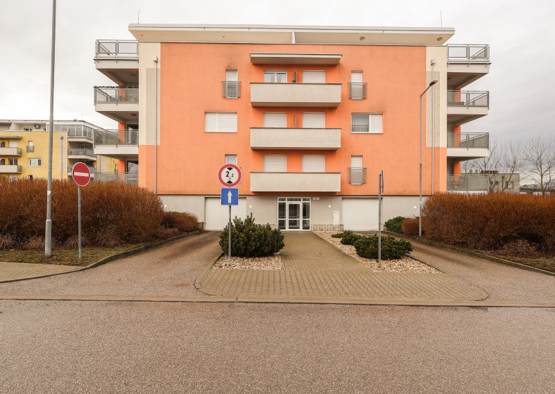 Kompletne vybavený a zariadený 2 izbový byt VILLA PARK Trenčín